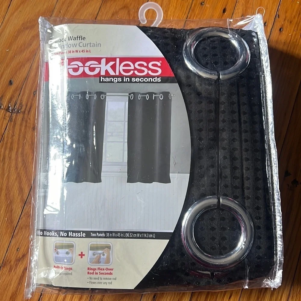 NWT Hookless Sure Fit Waffle Curtain in Black Waffle
